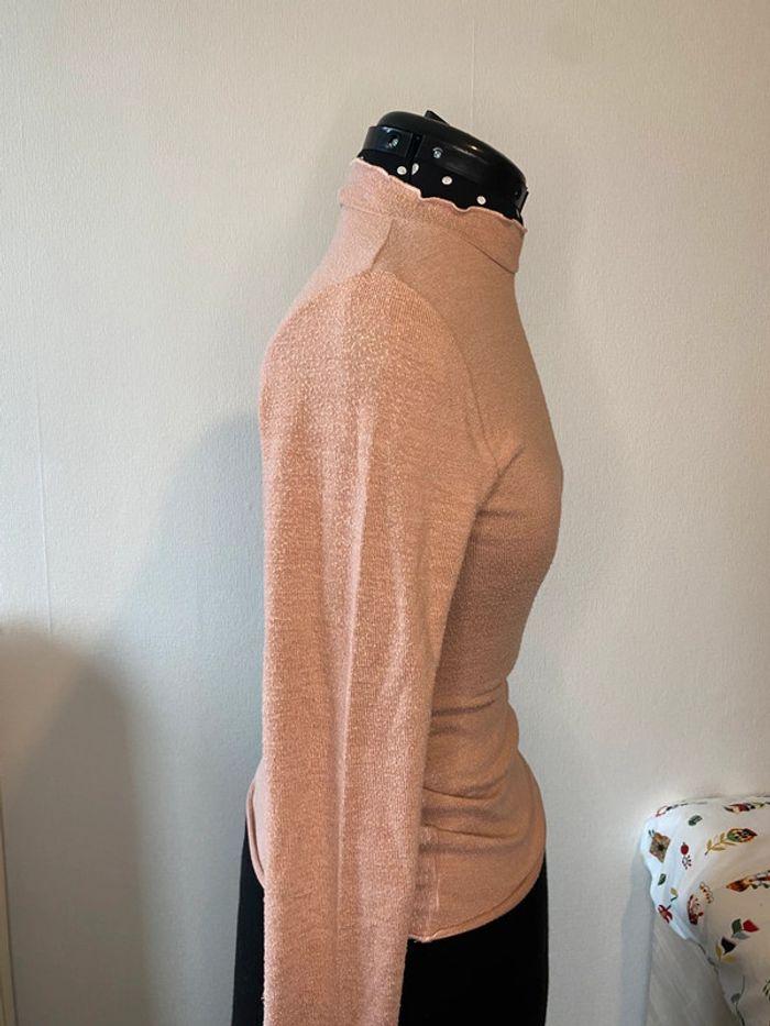 Haut moulant petit col volanté vieux rose taille XS / 34 Stradivarius - photo numéro 4