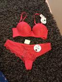 Soutien-gorge taille 85B tanga M