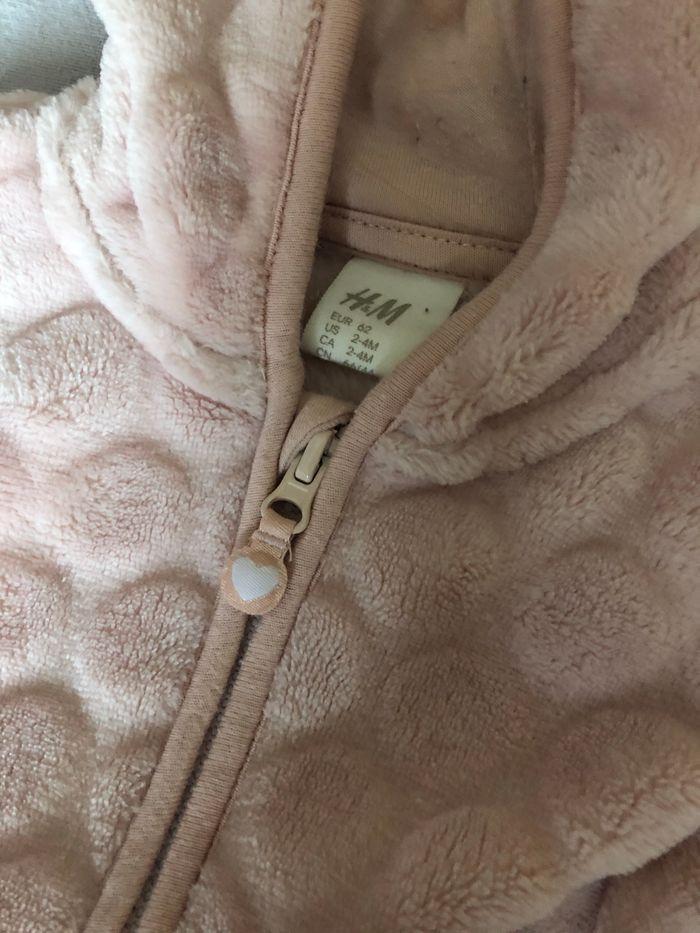 Joli gilet zippé rose 2-4mois comme neuf - photo numéro 2