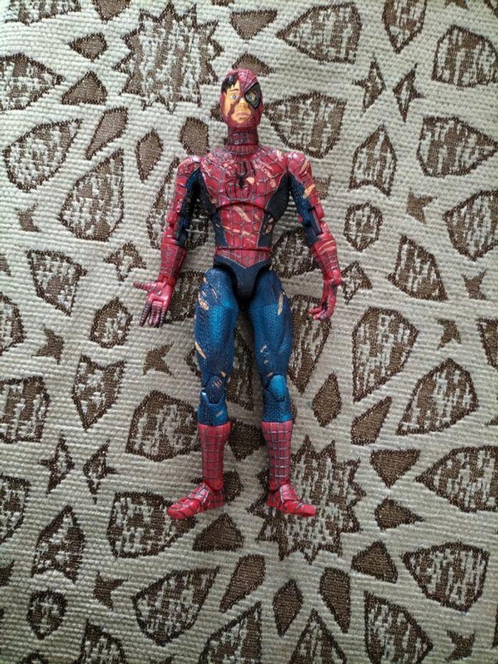 Figurine Spider-Man battle ravaged toybiz - photo numéro 1