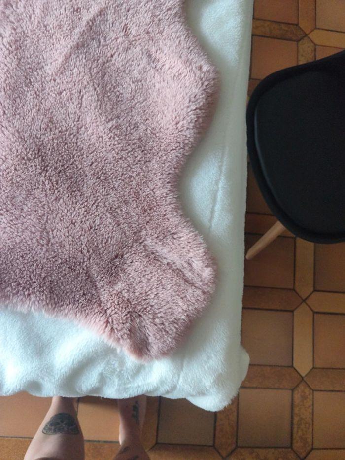 Tapis rose pour une chambre enfant tout doux neuf - photo numéro 5