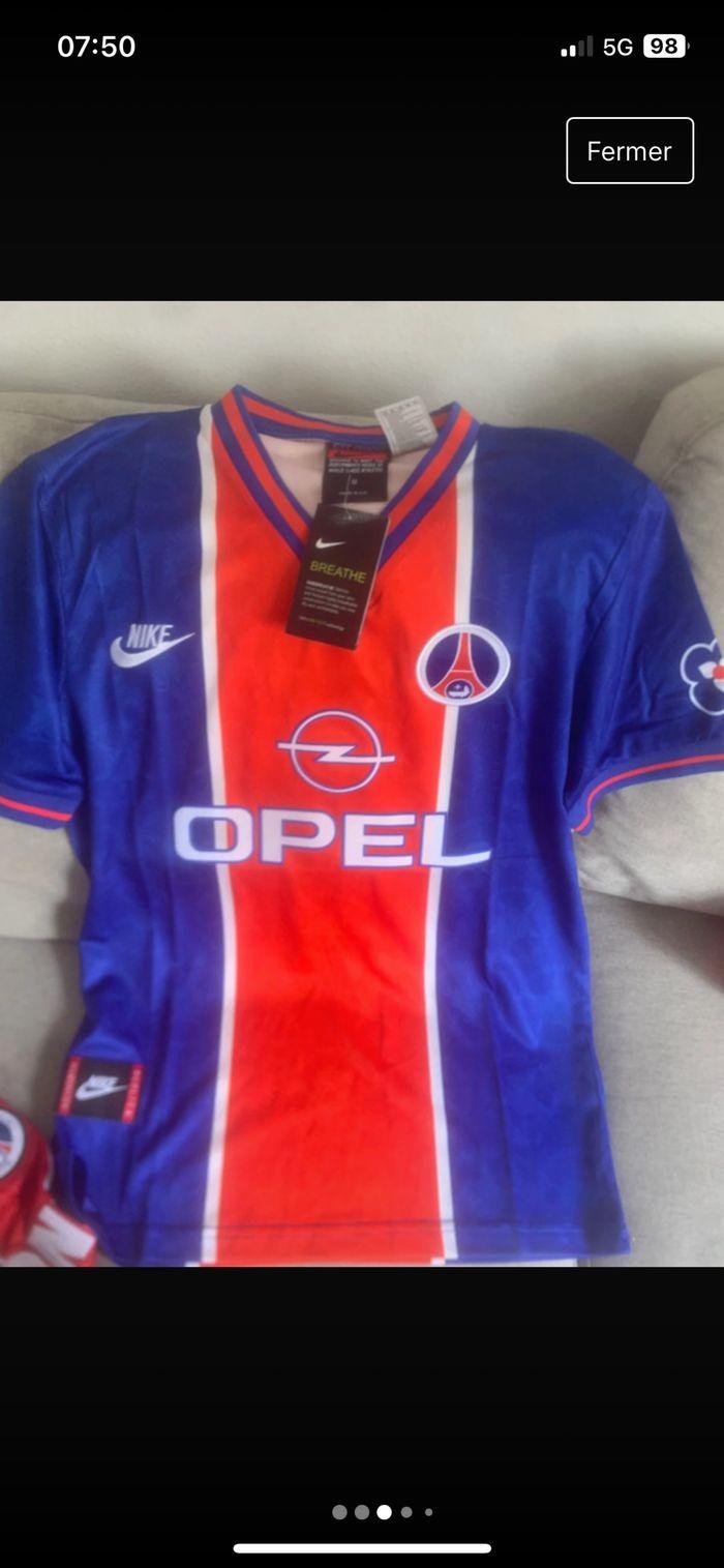 Maillot de foot psg ou Manchester United - photo numéro 3