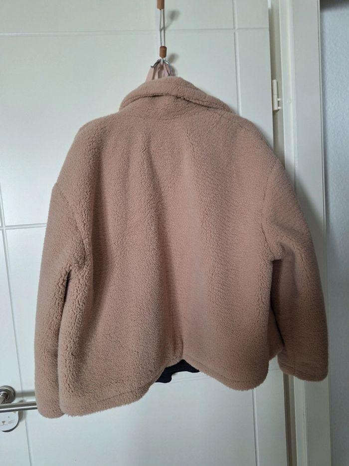 Manteau beige duveteux - photo numéro 7