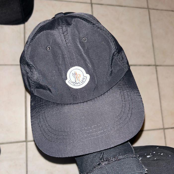 Casquette moncler - photo numéro 1