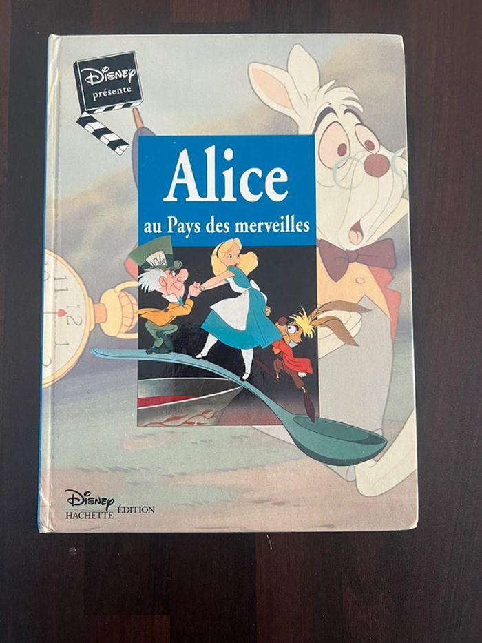 Livre alice aux pays des merveilles Disney édition hachette - photo numéro 1