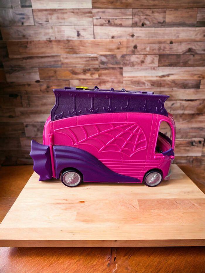 Disney 2018 - Vampirina Flair Rock N' Jam Touring Van, 29 cm x 17.8 cm x 13 cm - photo numéro 3