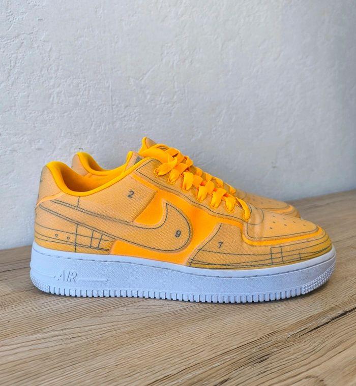 Nike Air Force 1 low Blueprint Laser Orange pointure 41 comme neuves - photo numéro 1