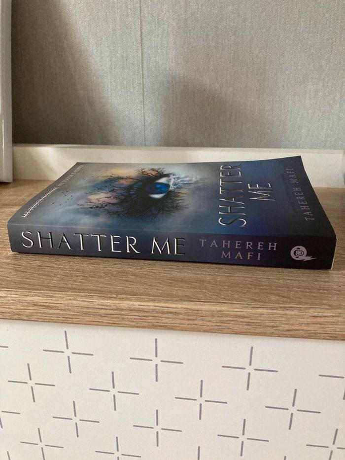 Shatter me , Tahereh Mafi - photo numéro 3