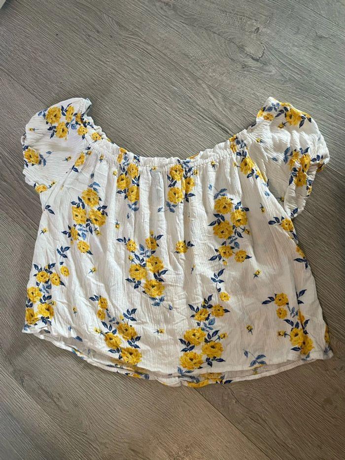 T-shirt top crop top épaule élastique blanc à motifs fleurs jaune et bleu H&M taille 38 - photo numéro 5