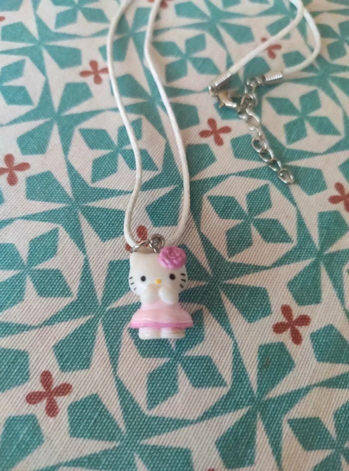 Collier Hello Kitty plastique - photo numéro 1