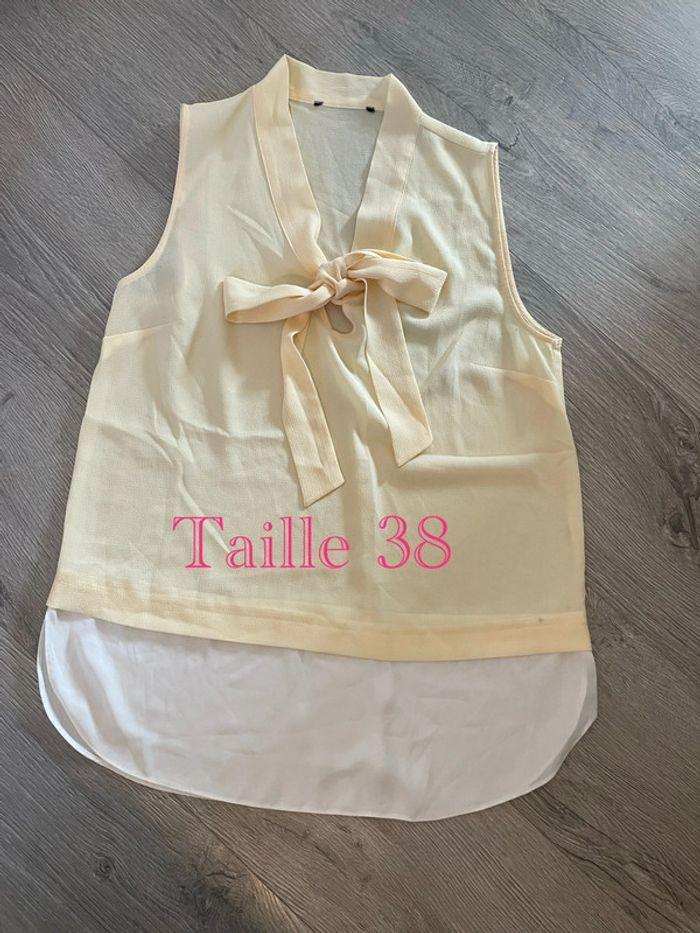 Blouse débardeur sans manche noeud devant jaune clair et blanc taille 38 - photo numéro 1