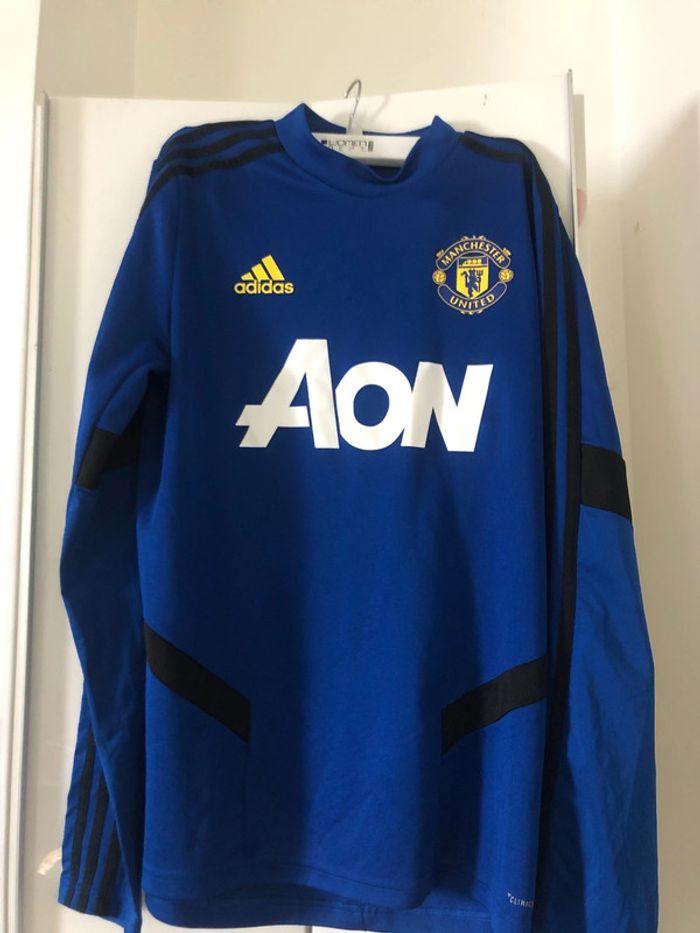 Maillot Manchester United . Adidas . 15/16 ans . Taille CS - photo numéro 1