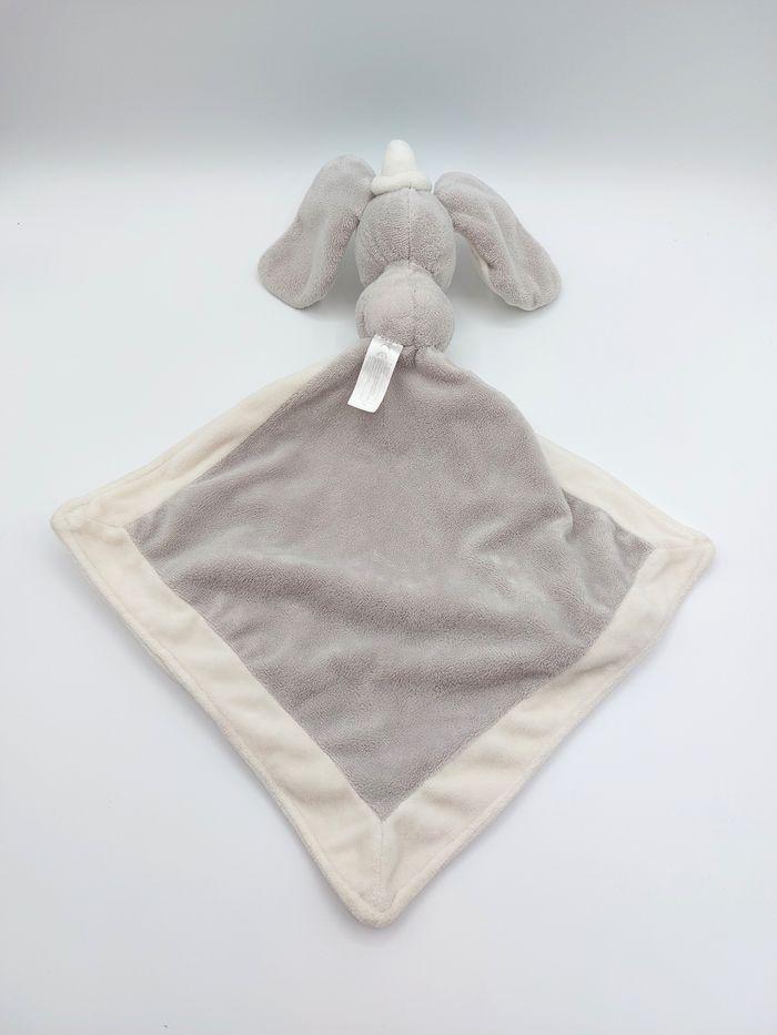 Doudou peluche éléphant Dumbo gris blanc DISNEY NICOTOY mouchoir yeux bleus - photo numéro 2