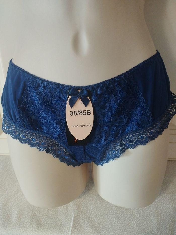 Ensemble lingerie neuf bleu marine avec shorty. 80/85B 38 - photo numéro 3