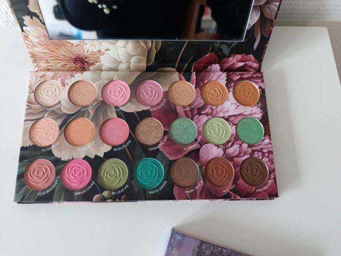 💄Palette Peony Max&More 21 fards à paupières💄 - photo numéro 5