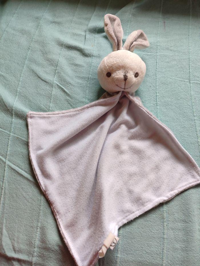 Doudou lapin gris - photo numéro 1