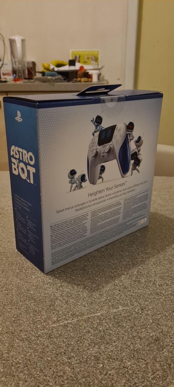 Manette sans-fil DualSense  - Astro Bot Édition Limitée - photo numéro 3