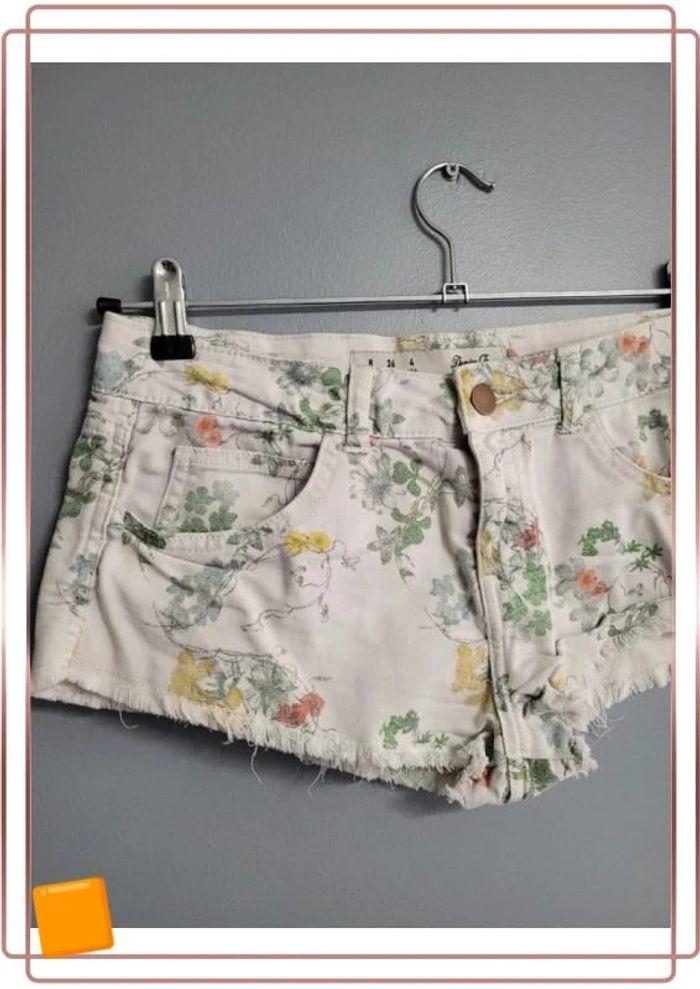 🌻 mini short fleuri taille 36 parfait état - photo numéro 2