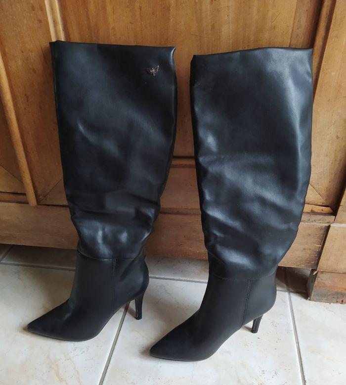 Bottes les petites bombes taille 36. - photo numéro 2