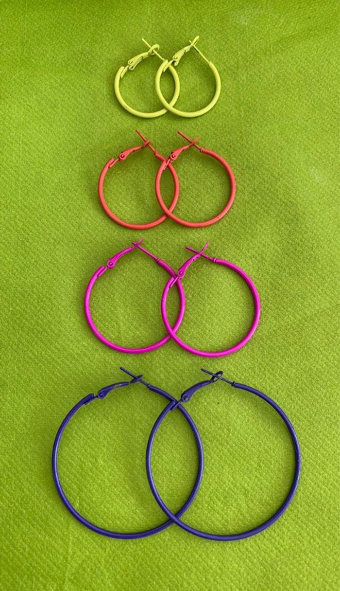 Lot de 4 paires de boucles d’oreilles créoles colorées en acier inoxydable - photo numéro 3