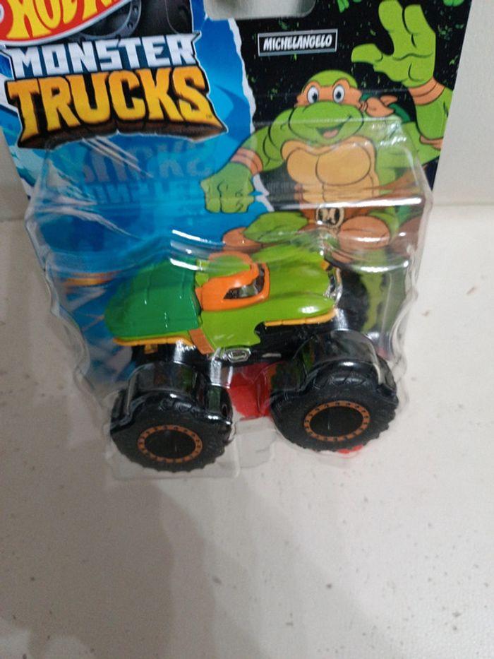 Monster truck hot Wheels turtles neuf, 1/64, " Michelangelo" - photo numéro 2