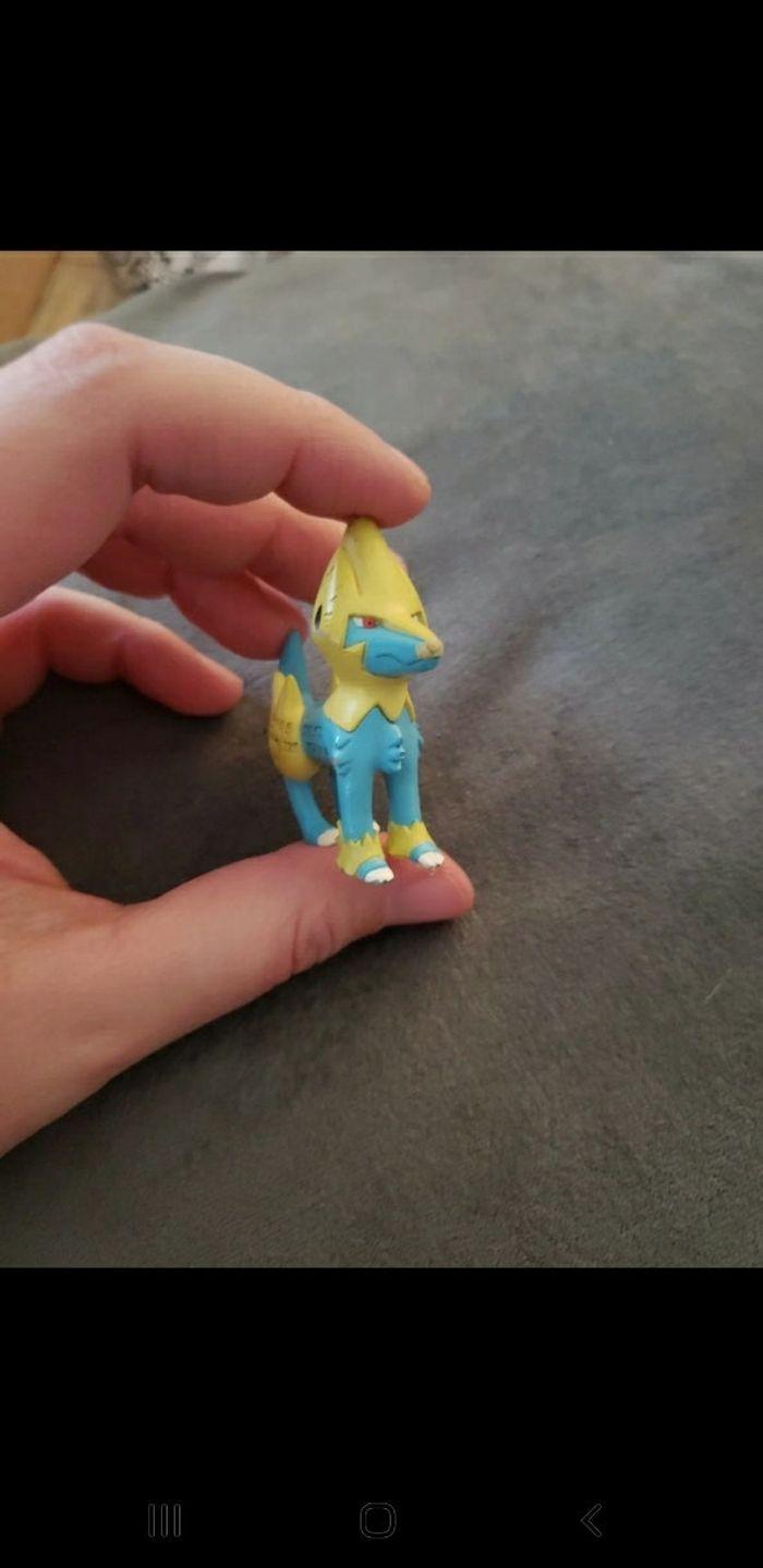 Electrick figurine pokemon - photo numéro 1