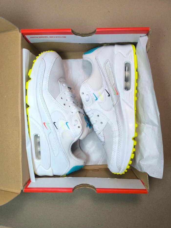 Baskets Nike air max 90 Worldwide pack pointure 37,5 comme neuves avec boîte - photo numéro 2