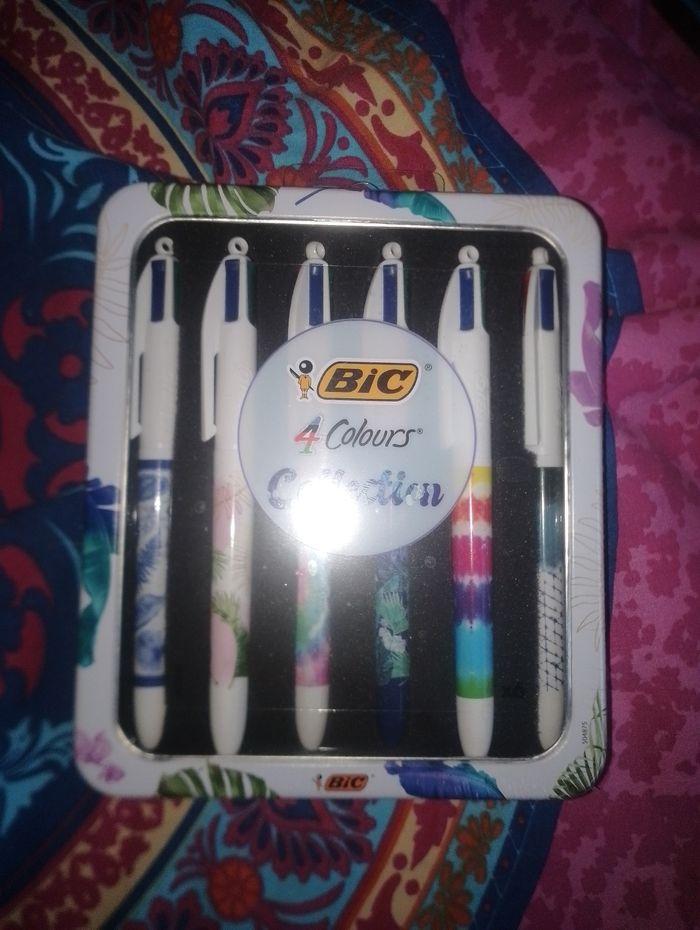 Coffret bic 4 couleurs collection neuf - photo numéro 1