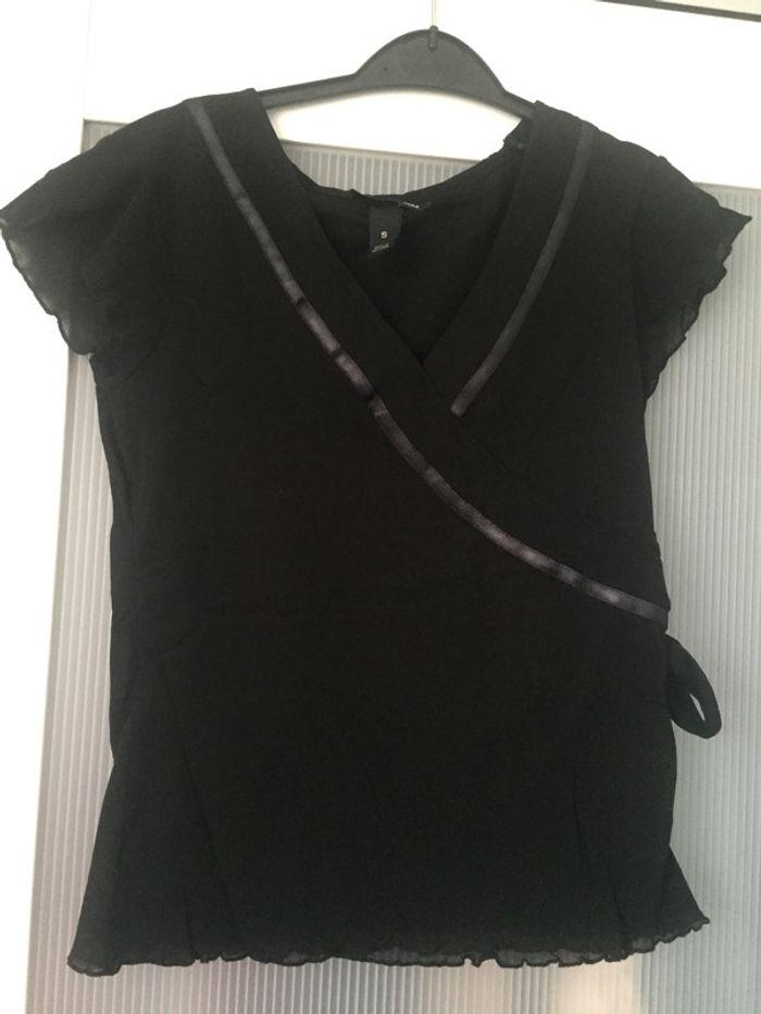 Blouse noire col V avec noeud sur le côté H&M - photo numéro 1