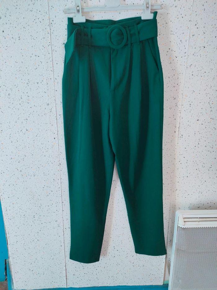 Pantalon vert sapin taille haute Zara XS - photo numéro 1