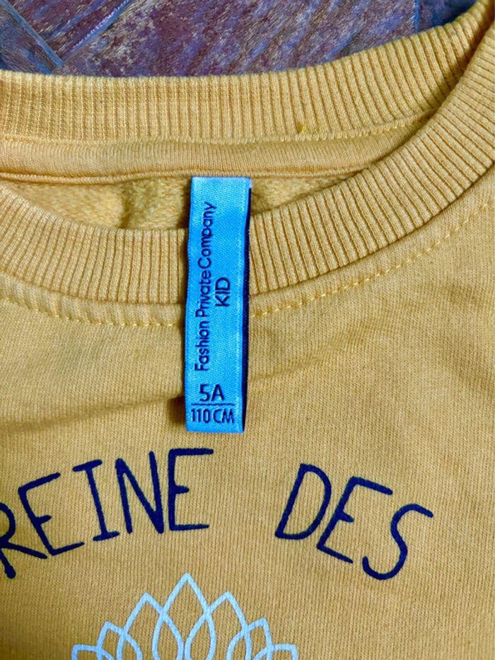 Pull jaune 5 ans - photo numéro 3