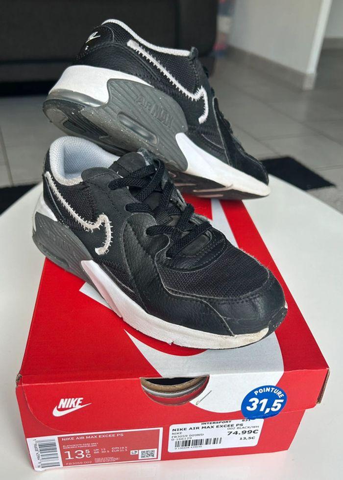 Baskets Nike air Max pointure 31,5 mixtes - photo numéro 1