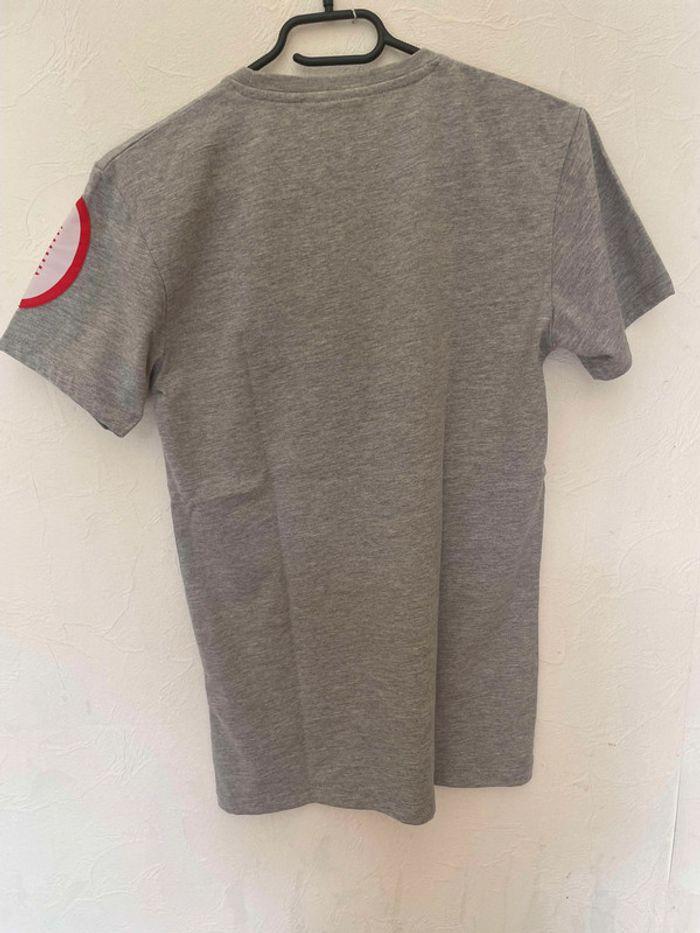 t-shirt gris - photo numéro 4