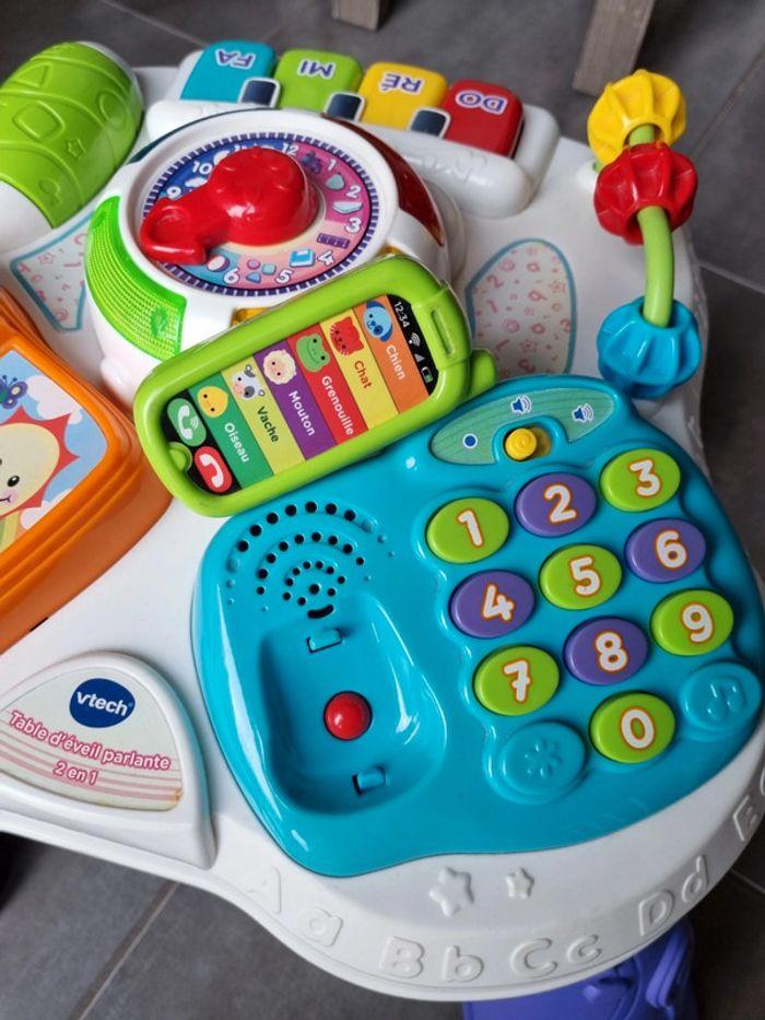 Table d'activités d'éveil parlante 2en 1 Vtech - photo numéro 6