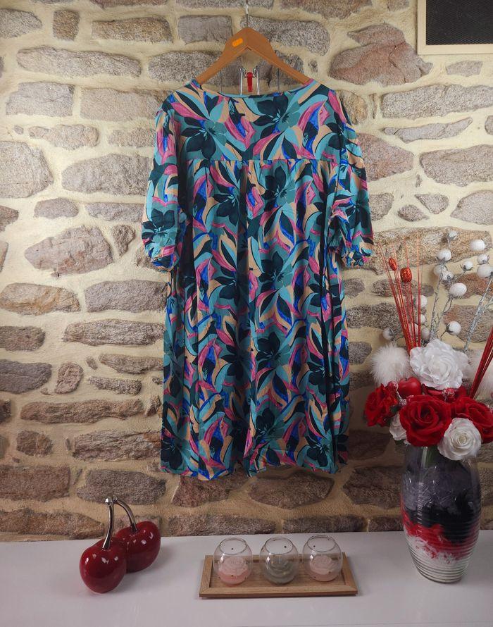 Robe col en V multicolore Femme taille 54 marque Boohoo 🍬 - photo numéro 3