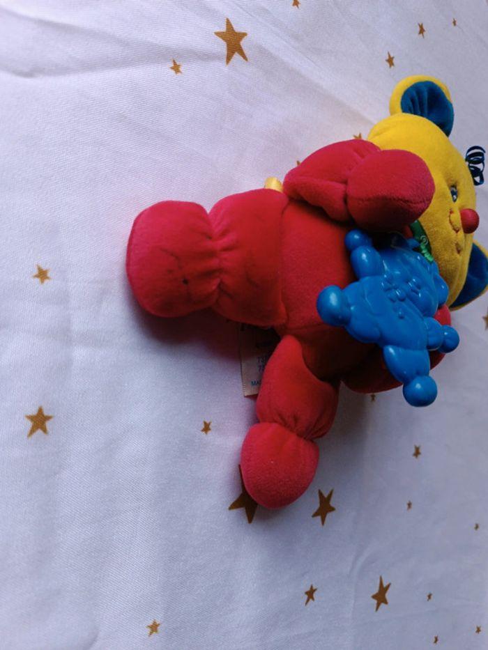 1998 Fisher Price doudou peluche plush ours ourson chat cat multicolore rouge bleu jaune anneau - photo numéro 9