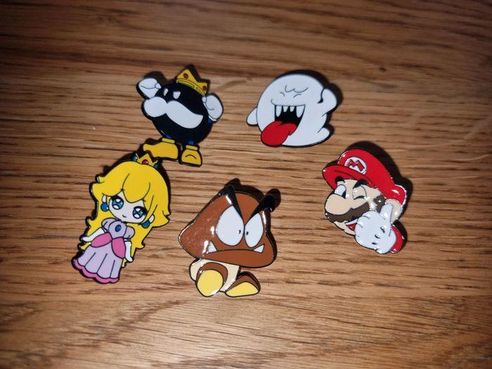 Broches jeux vidéo super mario - photo numéro 1