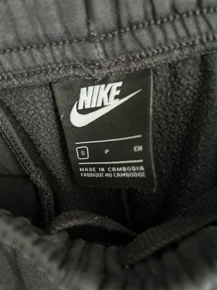 Pantalon survêtement Nike taille S - photo numéro 3