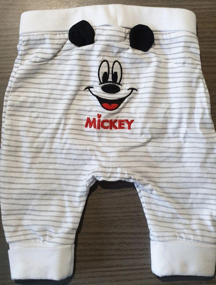 2 Pantalons jogging mickey 3 mois - photo numéro 5