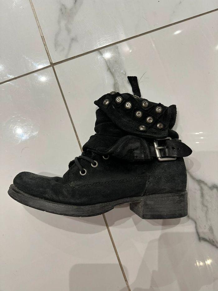 Bottines noires cloutées - photo numéro 1