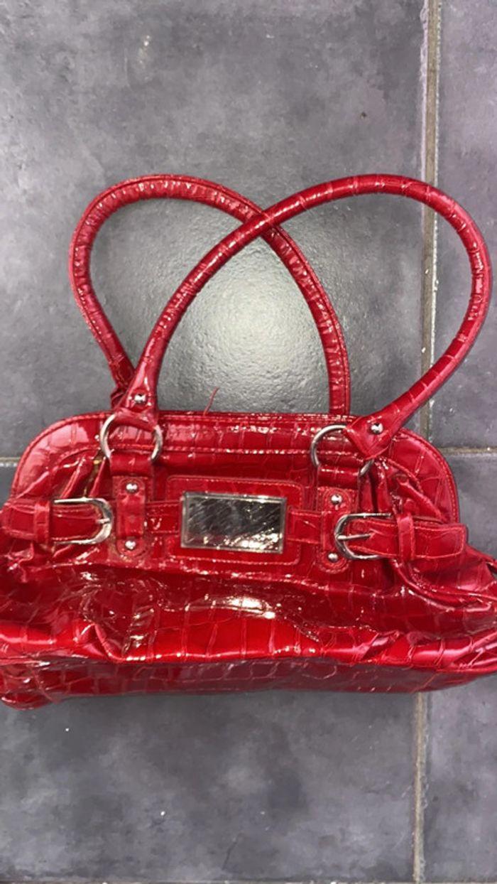 Sac rouge - photo numéro 1