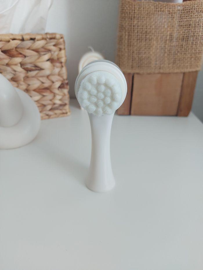 Brosse nettoyante visage - photo numéro 2