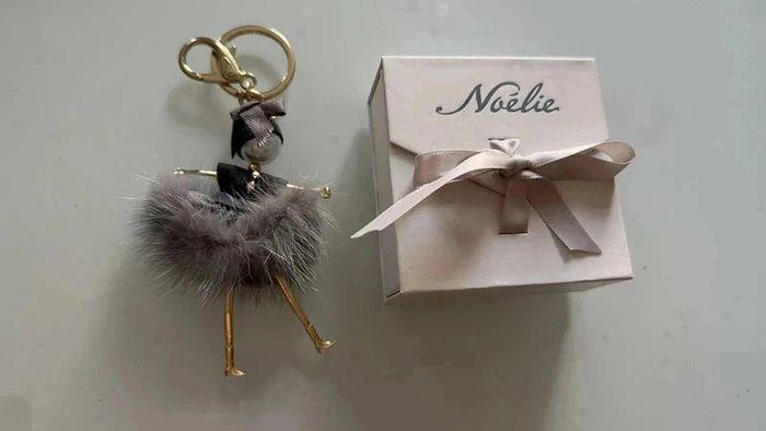 Broche / bijoux de sac Noelie ( poupée ) - photo numéro 1