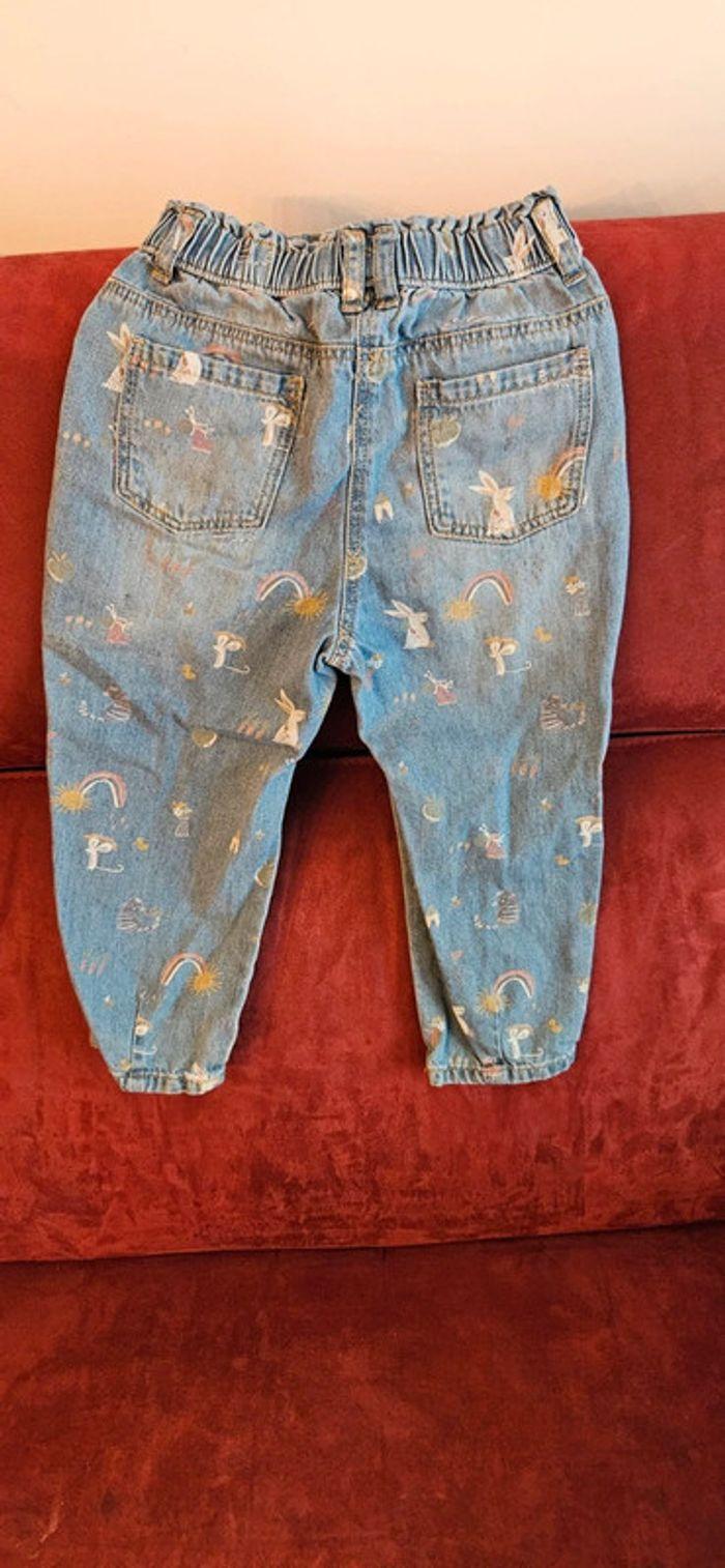 Pantalon jeans lapins arc-en-ciel, taille 3/4 ans, 104 cm - photo numéro 2