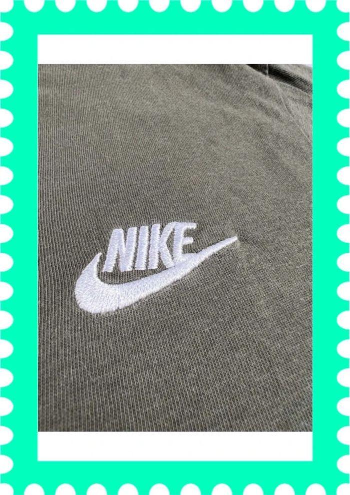 👕 T-shirt Nike logo brodé Kaki Taille M 👕 - photo numéro 6