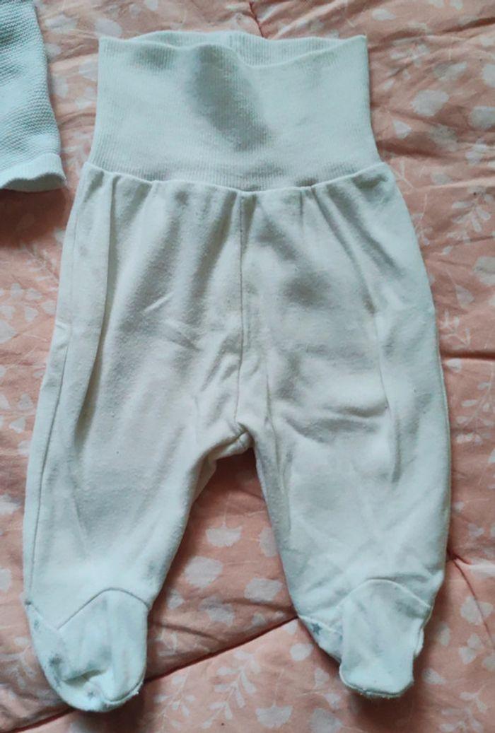 Lot gilet et deux pantalons bébé mixte différentes marques 1 mois - photo numéro 9