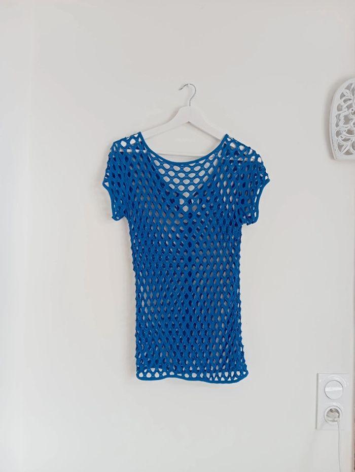 T-shirt filet, crochet bleu électrique - photo numéro 1