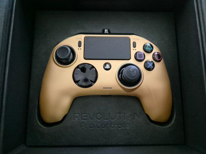 Manette nacon révolution pro controller avec étui PS4 - photo numéro 2