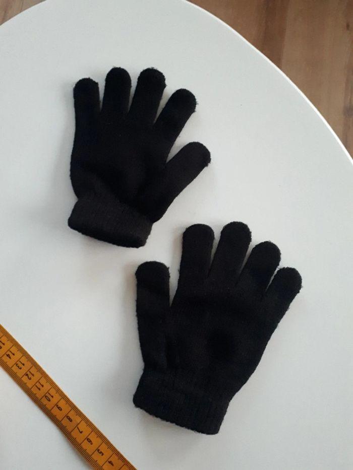 Gants noir avec coeurs - photo numéro 2