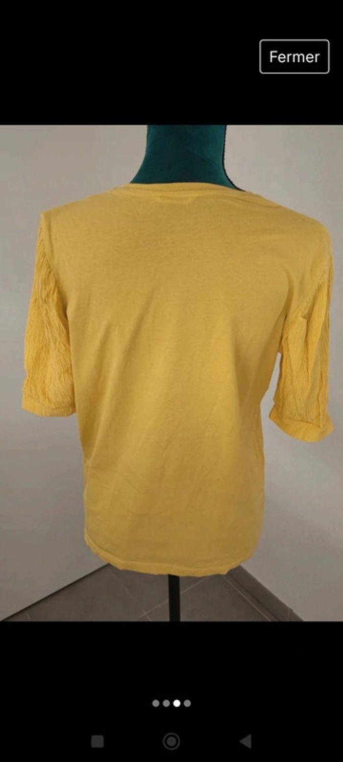 Joli t shirt jaune - photo numéro 3